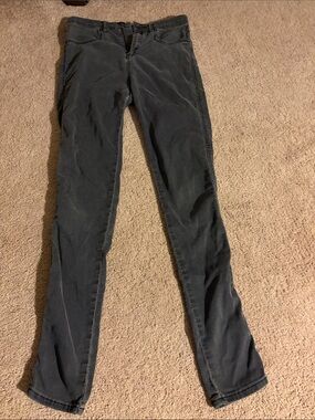 Slim Straight Dark Charcoal Jeggings